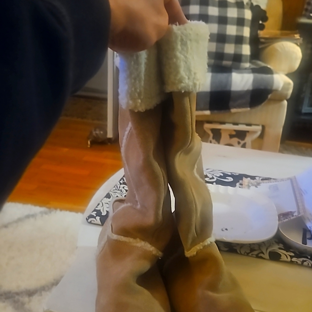 Xhilaration womans boots